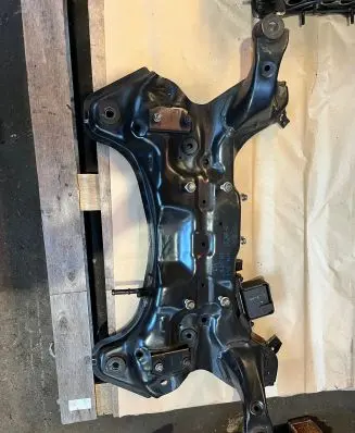 KIA Carens III Front subframe 174411 20170109 CN9282