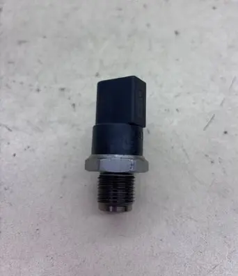 Mercedes-Benz Sprinter W901 W902 W903 W904 Fuel pressure sensor 0281002700 A0051534828