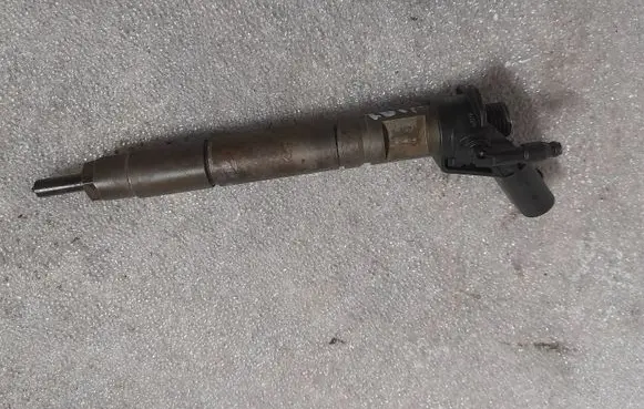 Mercedes-Benz ML W164 Fuel injector A6290700087 6290700087