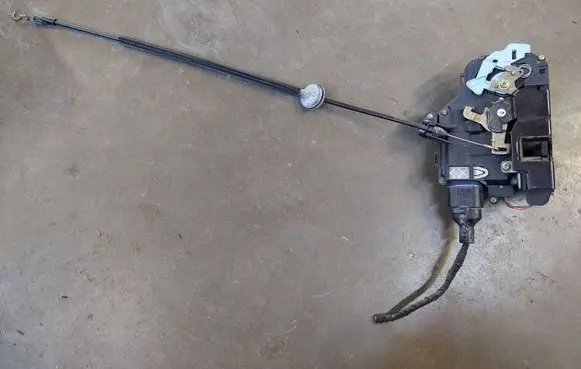 Volkswagen Caddy Front door lock 3D1837016 A00468 A56304