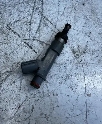 Toyota C-HR I Fuel injector 232500T110