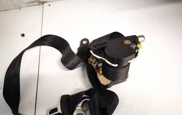 Volkswagen Caddy Front seatbelt 2k0857805b