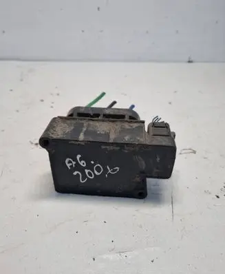 Audi A6 S6 C6 4F Air suspension valve block 4F0616013
