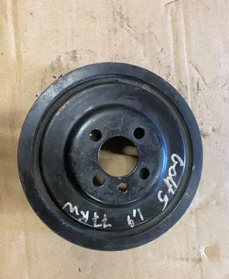 Volkswagen Golf V Crankshaft pulley 03G105243