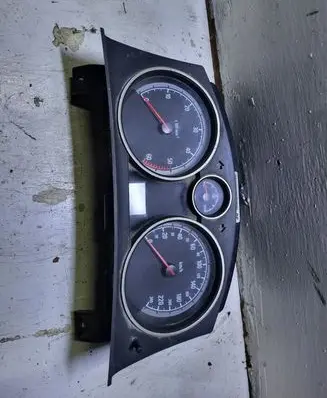 Opel Zafira B Speedometer (instrument cluster) 132121