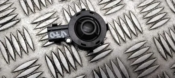 Volvo V70 High frequency speaker in the rear doors 31384748
