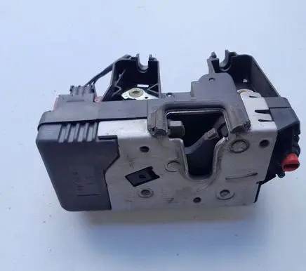 Opel Zafira A Rear door lock 24414134