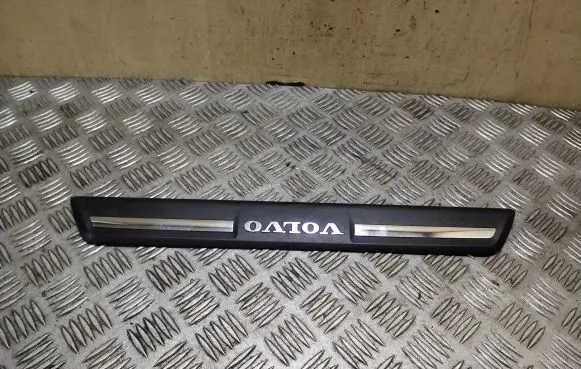 Volvo V40 Front sill trim cover 31265842