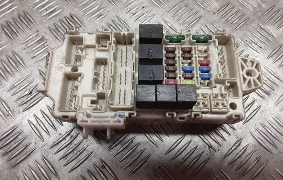 Mitsubishi Grandis Fuse module 301210535