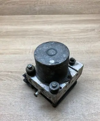 Toyota Corolla Verso AR10 ABS Pump 445400F020 0265234222
