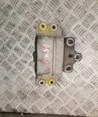 Volkswagen Golf V Engine mount bracket 1k0199555