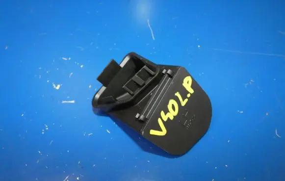 Volvo V40 Cross country Radiator mount bracket 31385224