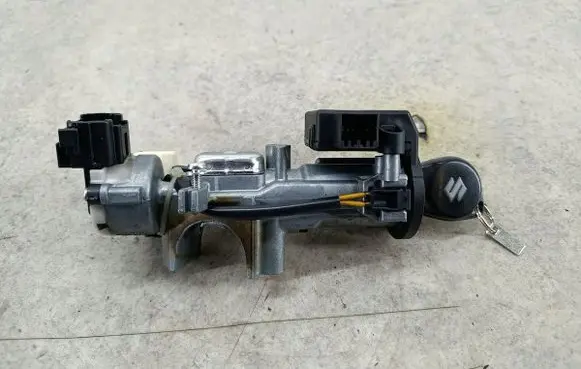 Suzuki Swift I Ignition lock 
