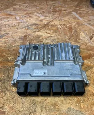 BMW 5 G30 G31 Engine control unit/module 5A149A7