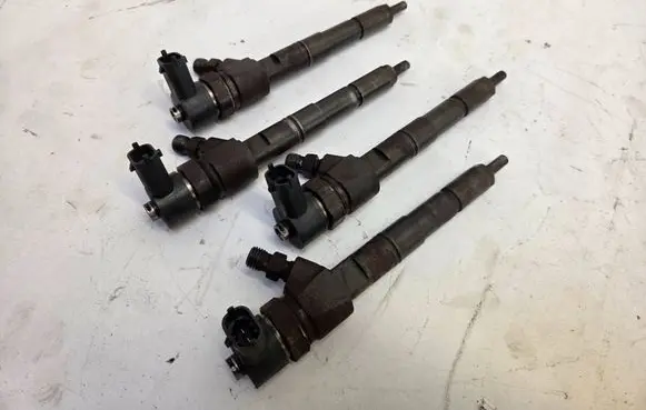 Saab 9-3 Ver2 Fuel injectors set 0445110299
