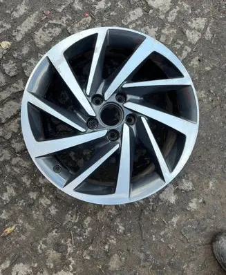 Volkswagen Sharan R17 alloy rim 7N0601025AB