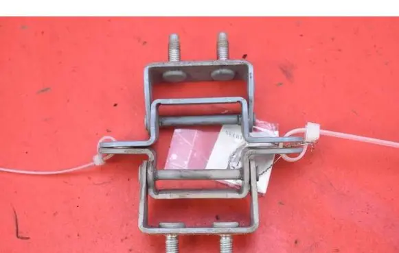Chevrolet Cruze Tailgate/trunk/boot hinge