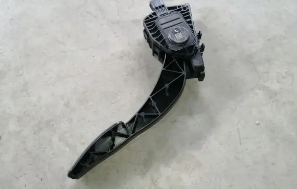 Ford Edge II Accelerator throttle pedal E1GC9F836JC