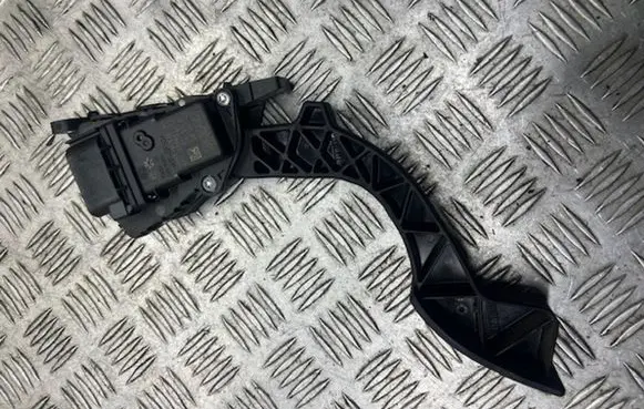 Mazda 3 I Accelerator throttle pedal 6PV00864101 082442