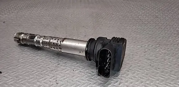 Volkswagen PASSAT B6 High voltage ignition coil 06F905115F