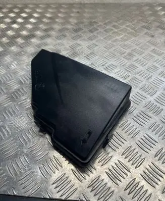 Volvo XC90 Fuse box cover 31398001