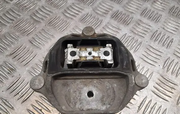 Audi A8 S8 D4 4H Gearbox mount 8K0399151