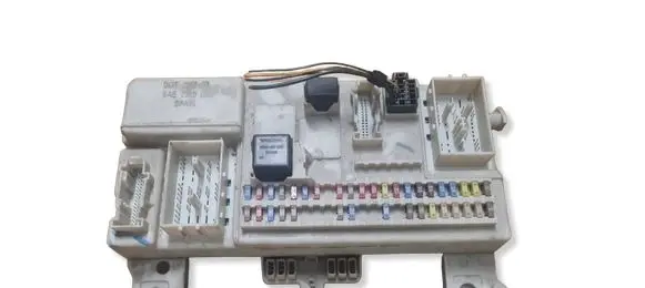 Volvo V50 Fuse module 8690720 00209147