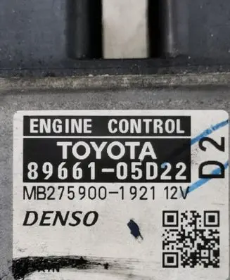 Toyota Avensis T270 Engine control unit/module 8966105D22 MB2759001921