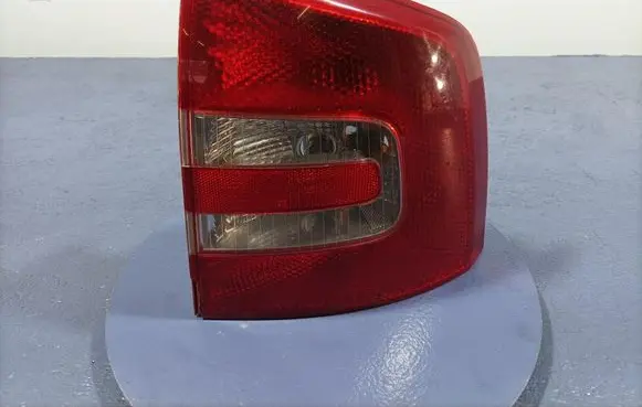Skoda Octavia Mk2 (1Z) Rear/tail lights 1Z9945096