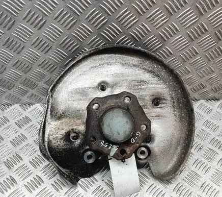 Rear wheel hub