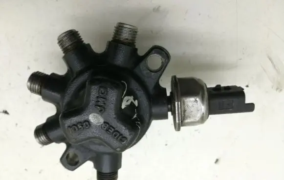 Ford Focus Fuel main line pipe 4M5Q9D280DB