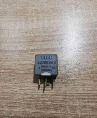 Audi A4 S4 B5 8D Other relay 443951253K