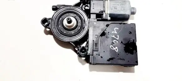 Volkswagen PASSAT B7 Front door window regulator motor 3c0959792c 988703-305