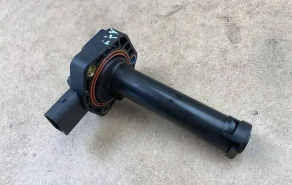 BMW 1 E81 E87 Oil level sensor 7567723 12617567723 12617607910