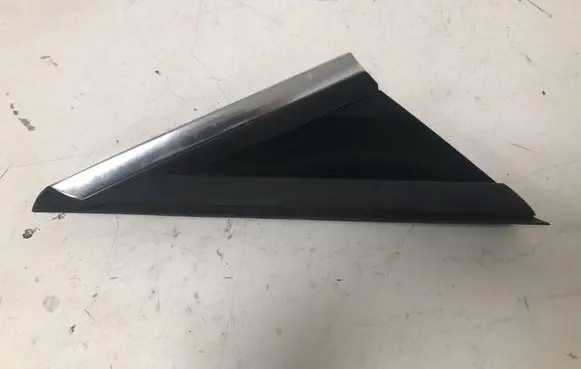 Peugeot 5008 Front door glass trim molding 96859482XT