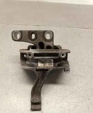 Engine mount bracket