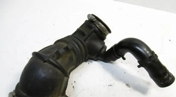 Opel Vectra B Air intake hose/pipe 90499551SF