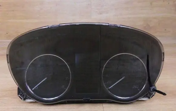 Mitsubishi Outlander Speedometer (instrument cluster) 8100B895