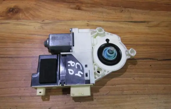 Citroen C4 I Front door window regulator motor 0536010901