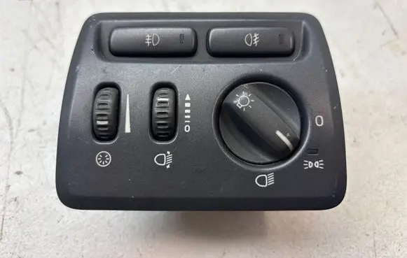 Volvo V70 Climate control unit 7923