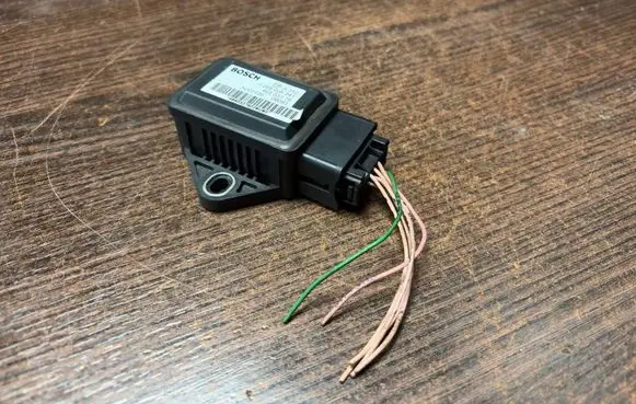 Iveco Daily 3rd gen ESP acceleration yaw rate sensor 46803379 0265005241
