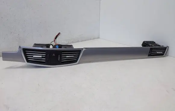 Mercedes-Benz E W212 Dash center air vent grill A2128302554 A2129052400 A2126801971