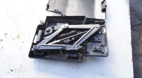 Citroen Jumpy Lift Jack 