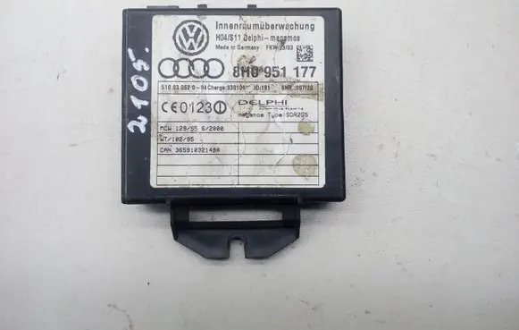 Audi A4 S4 B6 8E 8H Alarm control unit/module 8H0951177
