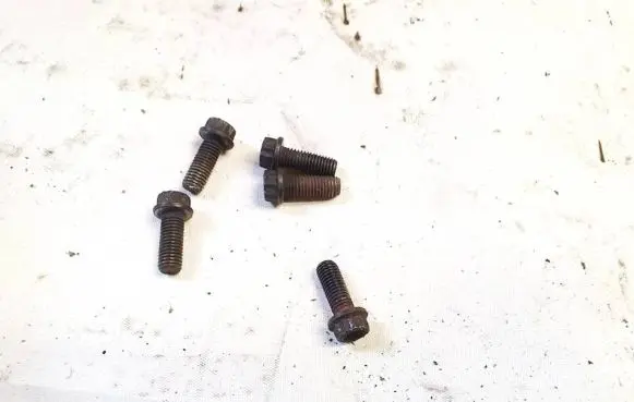 Volkswagen Golf IV Nuts/bolts 