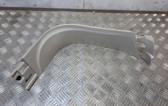 Chrysler Pacifica Tailgate trim 5RJ27PD2AC