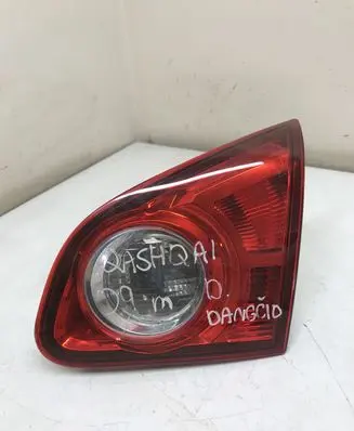 Nissan Qashqai+2 Tailgate rear/tail lights