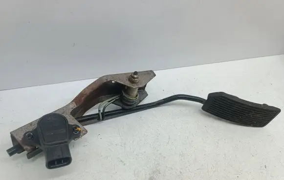 Nissan X-Trail T30 Accelerator throttle pedal 18919AM810