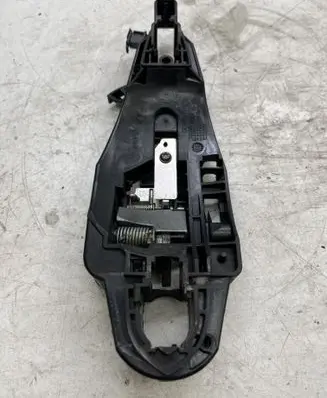 Rear door exterior handle/bracket