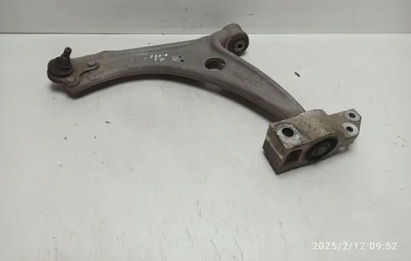 Audi Q3 8U Front lower control arm/wishbone